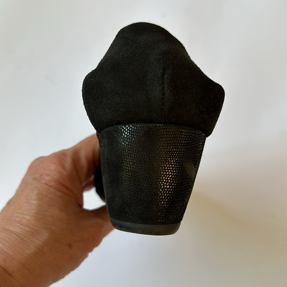 Pas de Rouge Black Suede Sandals - Picture 3 of 6